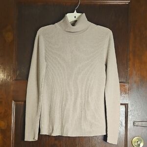 Old Navy Women's Taupe Ribbed Turtleneck Sweater - Size M